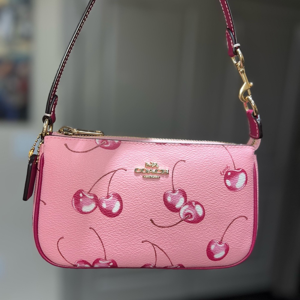 Coach cherry nolita 19